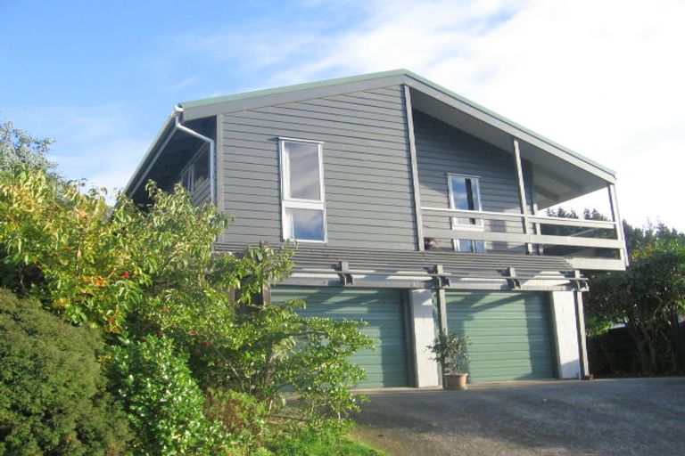 Photo of property in 12 Saint Aidans Way, Tawa, Wellington, 5028
