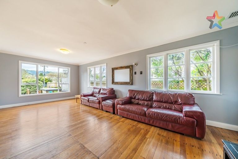 Photo of property in 5 Faulke Avenue, Wainuiomata, Lower Hutt, 5014