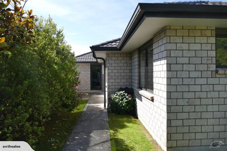 Photo of property in 8 Greenstone Grove, Brown Owl, Upper Hutt, 5018