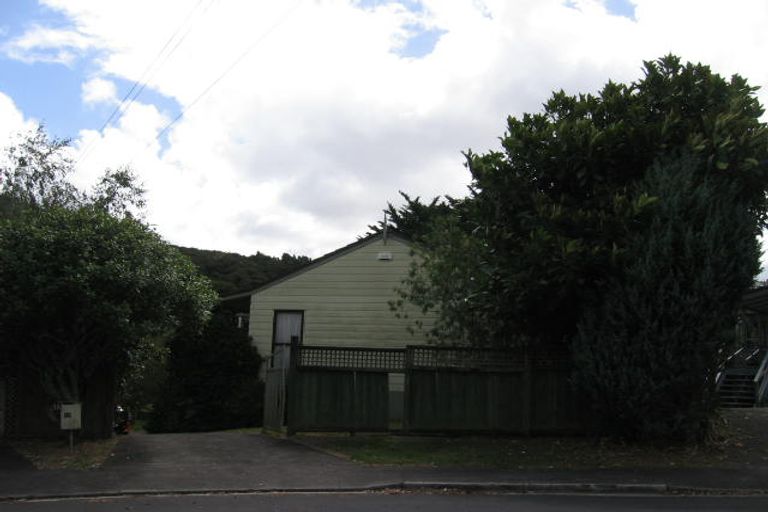 Photo of property in 13 Hotspur Place, Bayview, Auckland, 0629