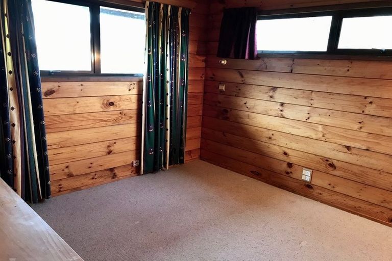 Photo of property in 63 Gemstone Drive, Birchville, Upper Hutt, 5018