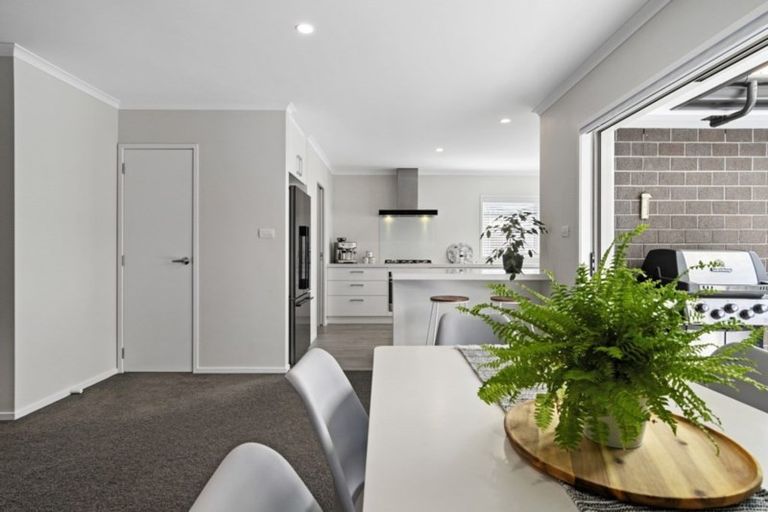 Photo of property in 15 Kahuparere Crescent, Pyes Pa, Tauranga, 3112