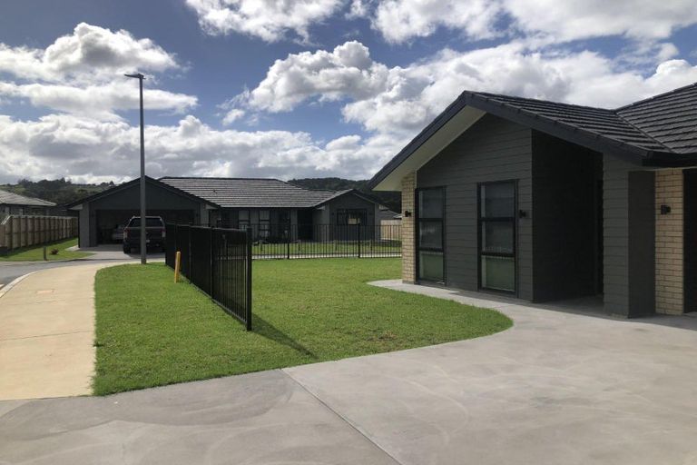 Photo of property in 8 Ohau Crescent, Tikipunga, Whangarei, 0112