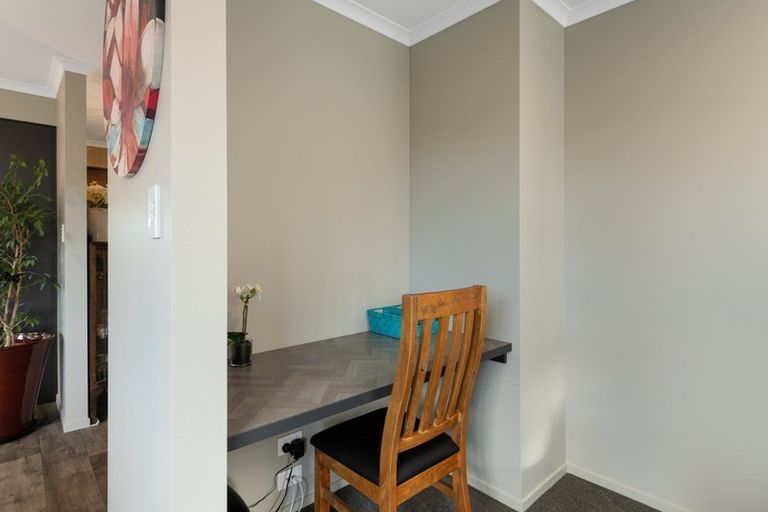 Photo of property in 28 Taffe Crescent, Pyes Pa, Tauranga, 3112