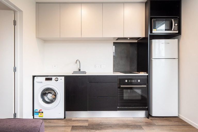 Photo of property in 3 Bale Road, Jacks Point, 9371