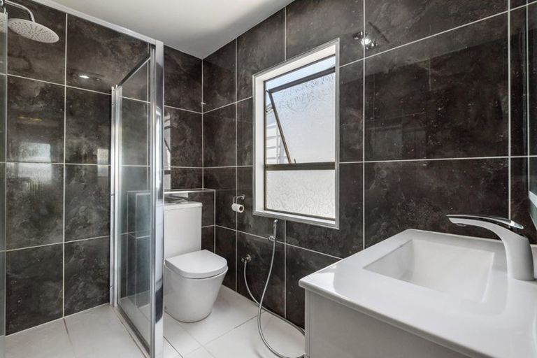 Photo of property in 27a Florence Daly Place, Mount Roskill, Auckland, 1041