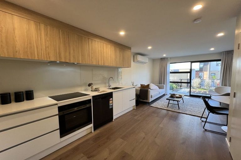 Photo of property in 355 Glengarry Road, Glen Eden, Auckland, 0602