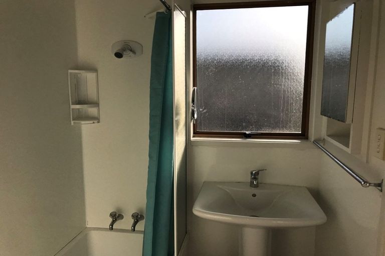 Photo of property in 1/4 Heathberry Close, Papatoetoe, Auckland, 2025