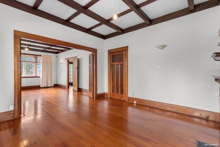 Photo of property in 49 Maungakiekie Avenue, Greenlane, Auckland, 1051