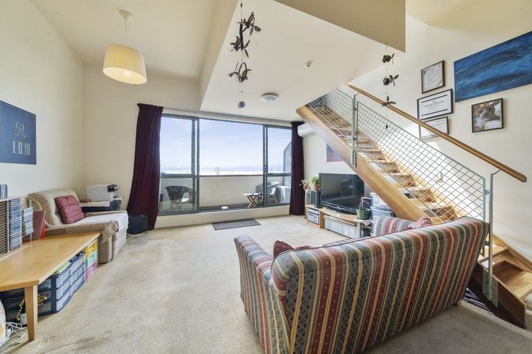 Photo of property in Metro Apartments, 11/220 Thorndon Quay, Pipitea, Wellington, 6011