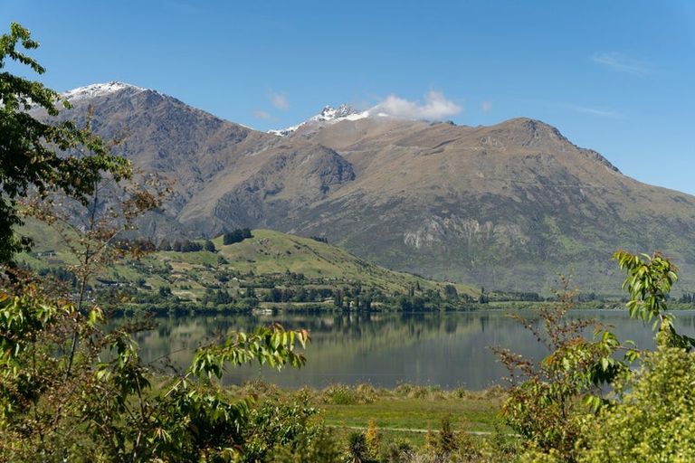 Photo of property in 42 Central Park Avenue, Lake Hayes, Queenstown, 9371
