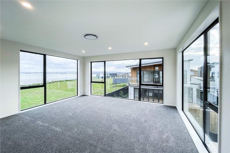 Photo of property in 5 Turbine Way, Hobsonville, Auckland, 0616