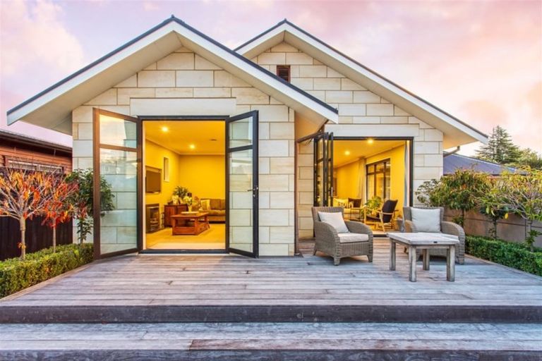 Photo of property in 11 Penhelig Place, Burnside, Christchurch, 8053