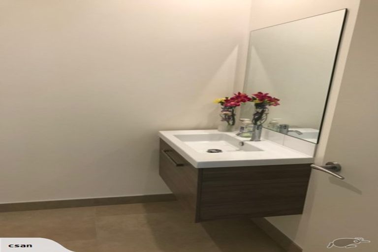 Photo of property in 35 Kanuka Road, Hobsonville, Auckland, 0616