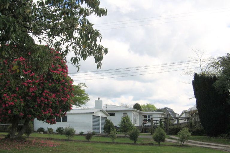 Photo of property in 11 Fairley Road, Lynmore, Rotorua, 3010