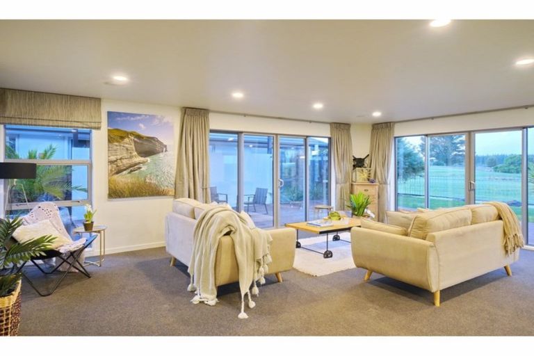 Photo of property in 546 Bower Avenue, Parklands, Christchurch, 8083