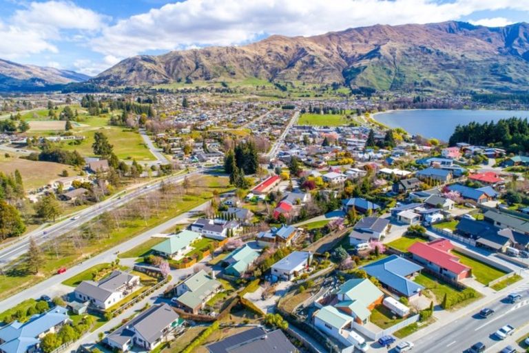 Photo of property in 94 Hedditch Street, Wanaka, 9305