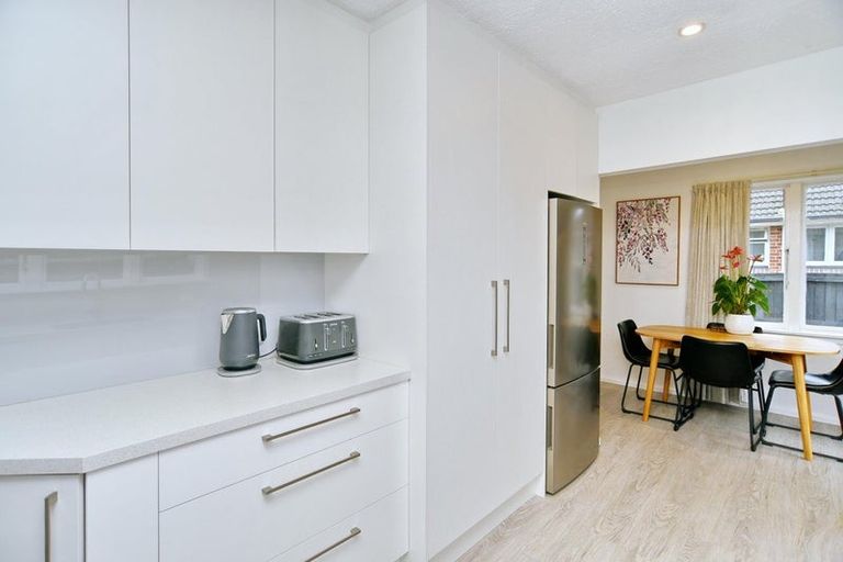 Photo of property in 2/21 Dunedin Street, Redwood, Christchurch, 8051