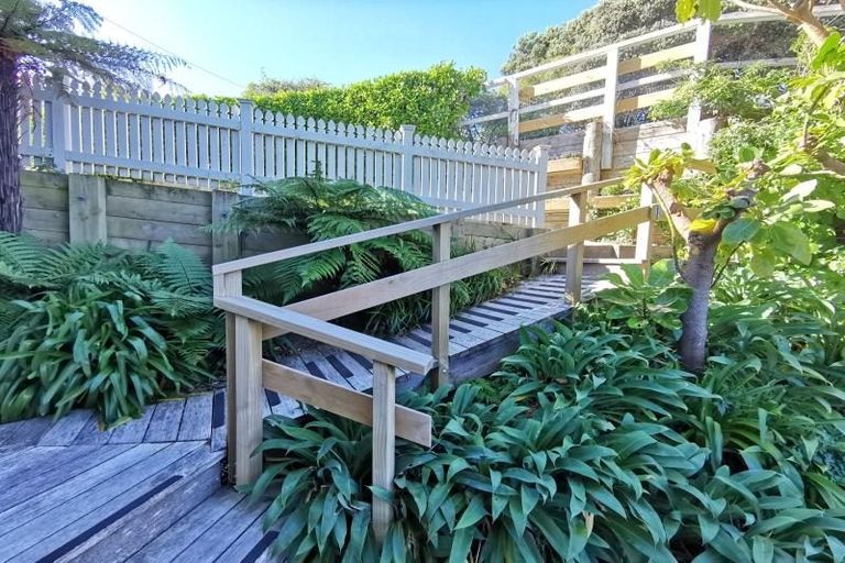 Photo of property in 194 Townsend Road, Miramar, Wellington, 6022