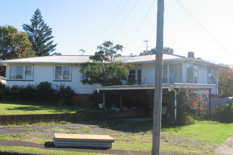 Photo of property in 4 Waters Place, New Lynn, Auckland, 0600