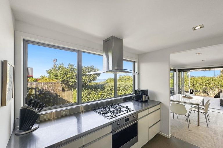 Photo of property in 273 Dowse Drive, Maungaraki, Lower Hutt, 5010