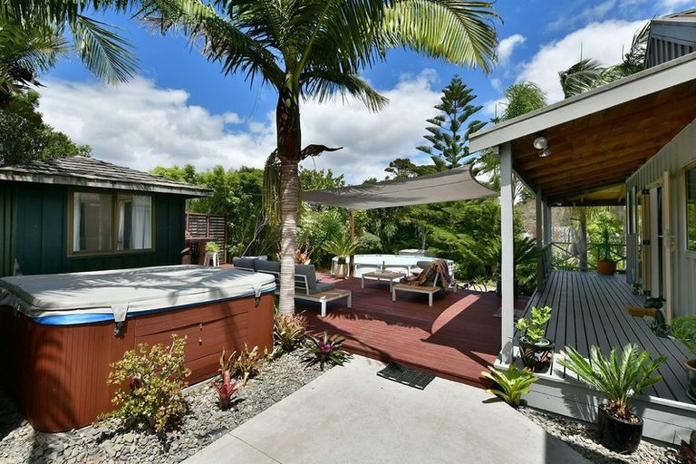 Photo of property in 61 Brian Crescent, Stanmore Bay, Whangaparaoa, 0932