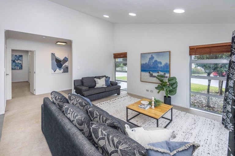 Photo of property in 33 Chadwick Place, Rototuna North, Hamilton, 3210