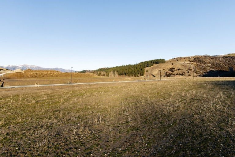 Photo of property in 10 Lake Mckay Drive, Luggate, 9382