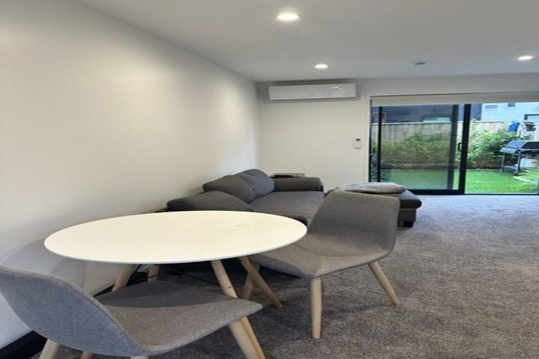 Photo of property in 7/22 Yeovil Road, Te Atatu Peninsula, Auckland, 0610