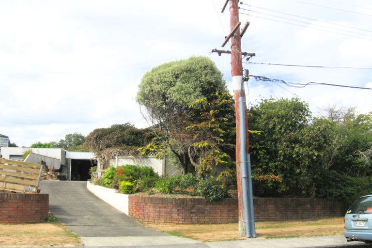 Photo of property in 16 Kiwi Street, Heretaunga, Upper Hutt, 5018