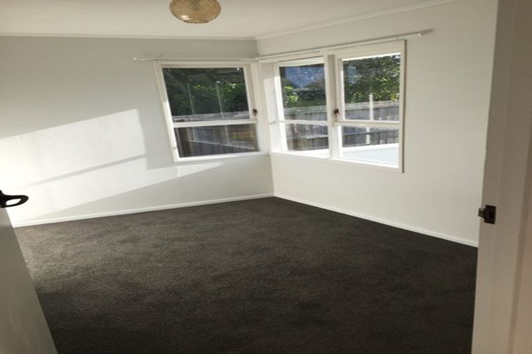 Photo of property in 44 Gossamer Drive, Pakuranga Heights, Auckland, 2010