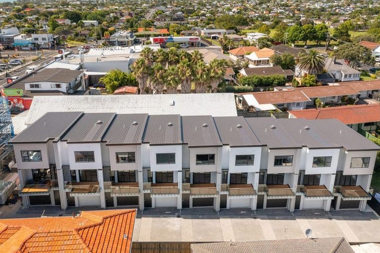 Photo of property in 2/1 Egremont Street, Belmont, Auckland, 0622