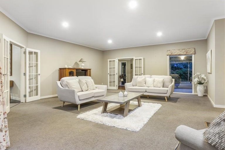 Photo of property in 249 Forest Hill Road, Waiatarua, Auckland, 0612