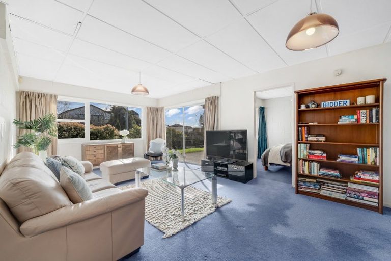 Photo of property in 8 Fielding Crescent, Farm Cove, Auckland, 2012