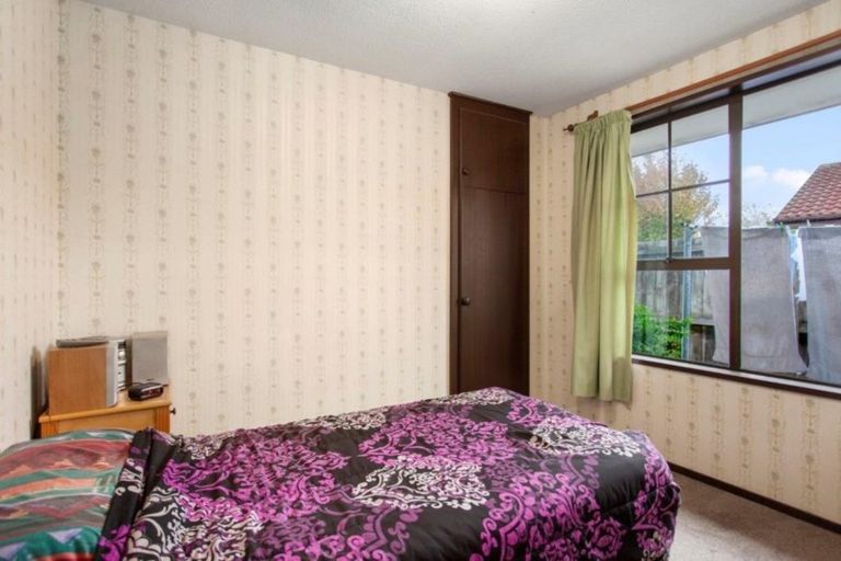 Photo of property in 1/37 Karnak Crescent, Russley, Christchurch, 8042