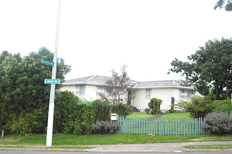 Photo of property in 290 Mahia Road, Weymouth, Auckland, 2103