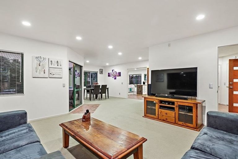 Photo of property in 151 Colwill Road, Massey, Auckland, 0614