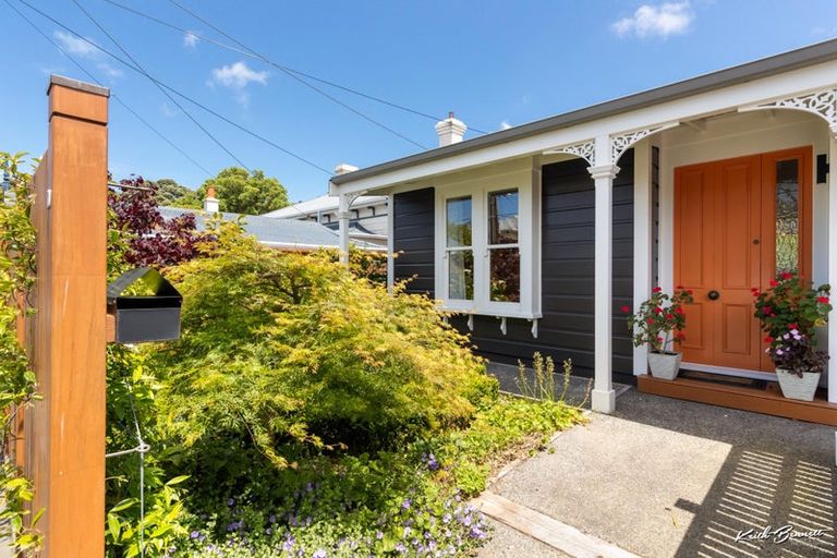 Photo of property in 10 Wright Street, Mount Cook, Wellington, 6021