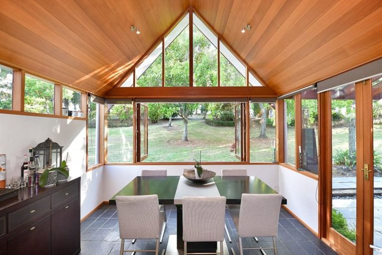 Photo of property in 30 Moontide Road, Kumeu, 0892