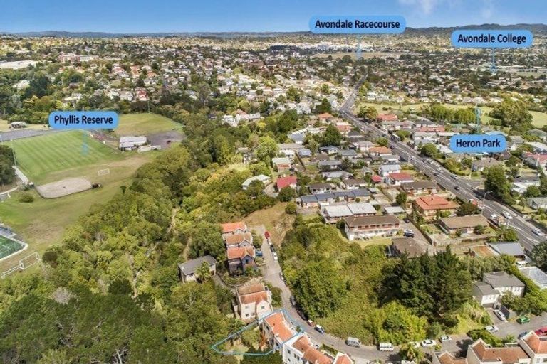 Photo of property in 18 Waterview Downs, Waterview, Auckland, 1026