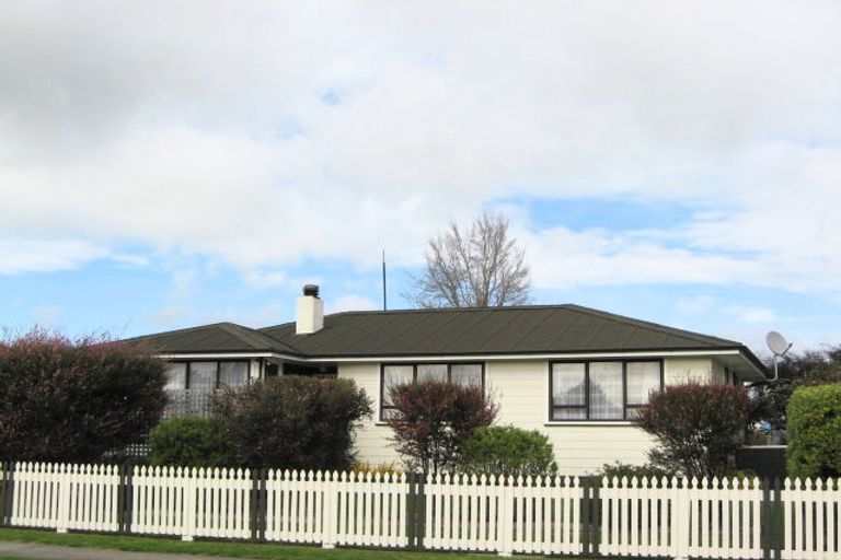 Photo of property in 41 Lipscombe Crescent, Havelock North, 4130