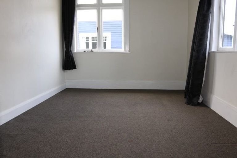 Photo of property in 12 Lyndhurst Street, Takaro, Palmerston North, 4412