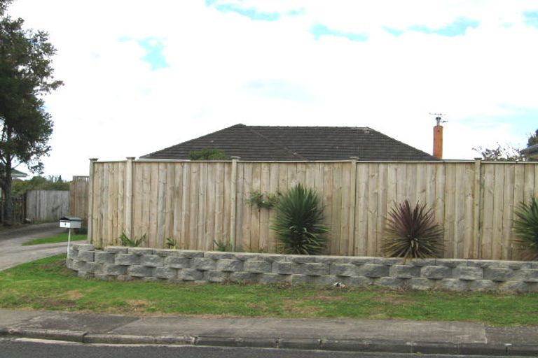 Photo of property in 3a Brookfield Road, Te Atatu Peninsula, Auckland, 0610