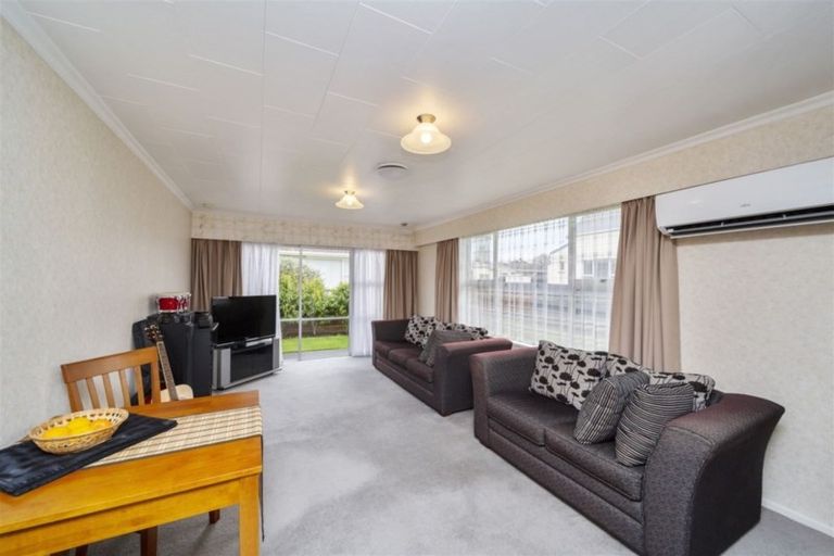 Photo of property in 37 Collins Street, Hawera, 4610