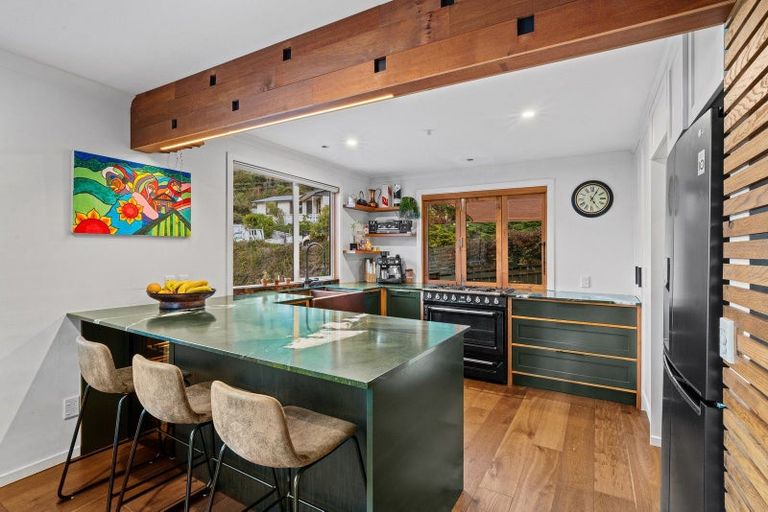 Photo of property in 2 Evergreen Place, Sunshine Bay, Queenstown, 9300