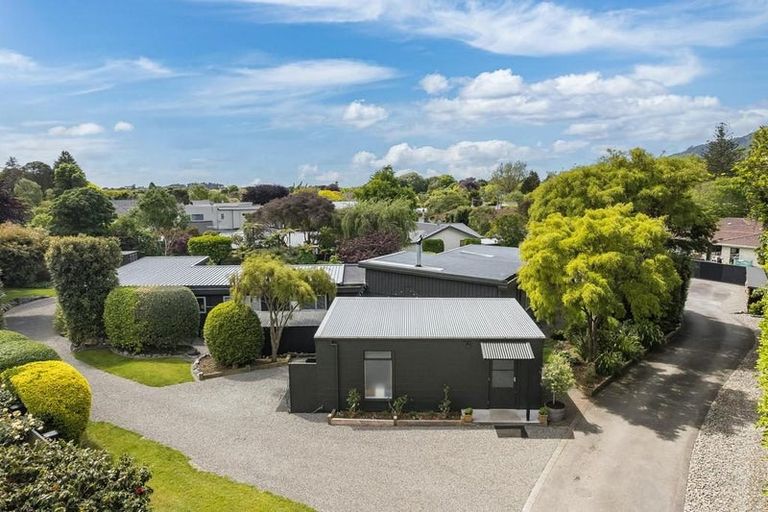 Photo of property in 19 Fleetwood Grove, Waikanae, 5036