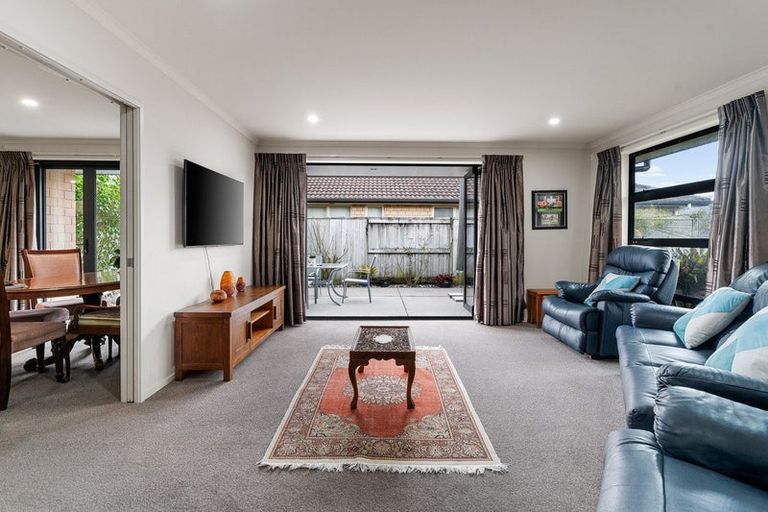 Photo of property in 33 Carrington Drive, Papamoa Beach, Papamoa, 3118