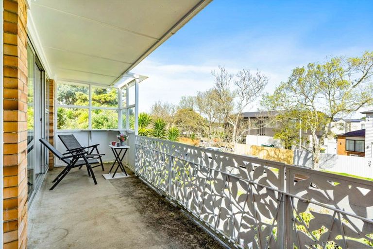 Photo of property in 2/2b Yeoman Place, Howick, Auckland, 2014