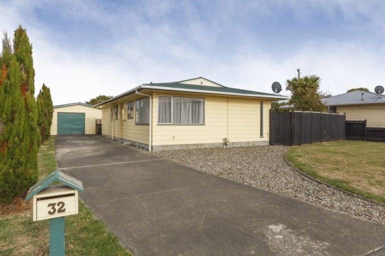 Photo of property in 32 Shelley Street, Rolleston, 7614