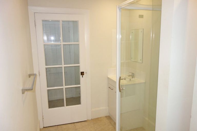 Photo of property in 6 Weston Road, St Albans, Christchurch, 8052